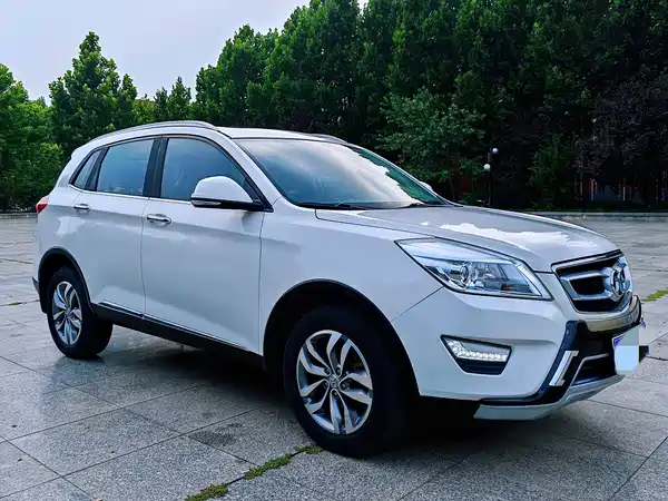 BAIC Shenbao X65 2015