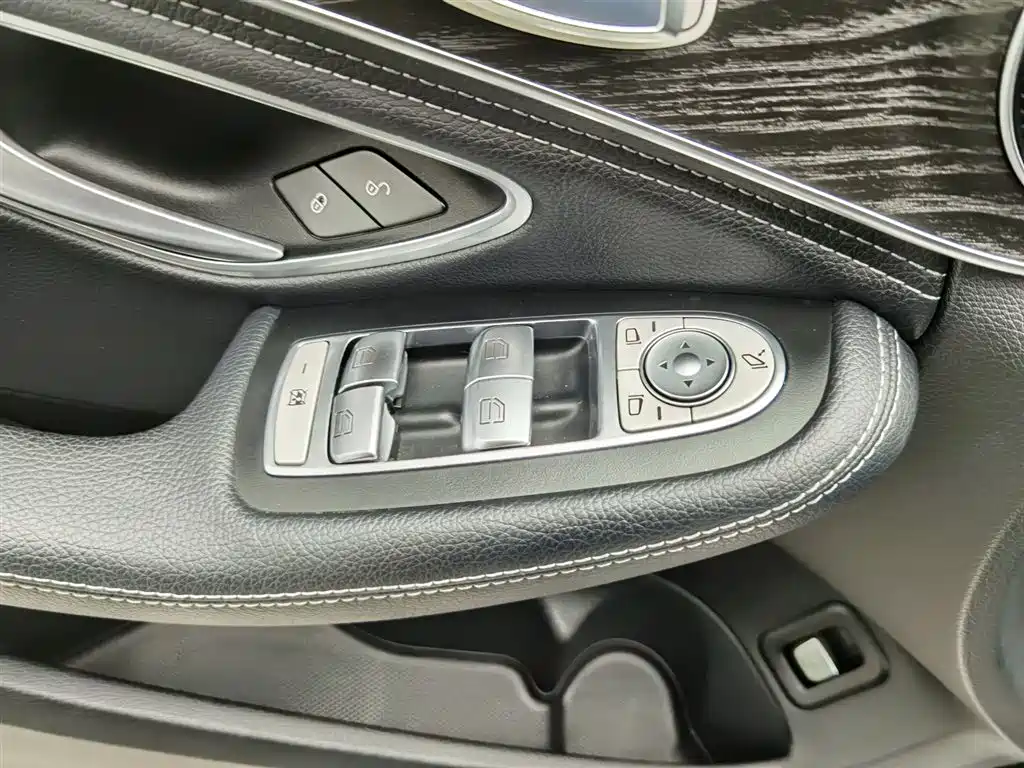 Mercedes-Benz C-Class 2017 — фото 9
