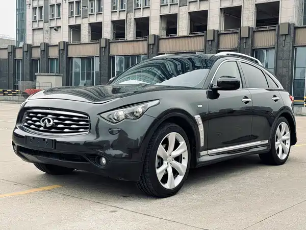 Infiniti FX 2011