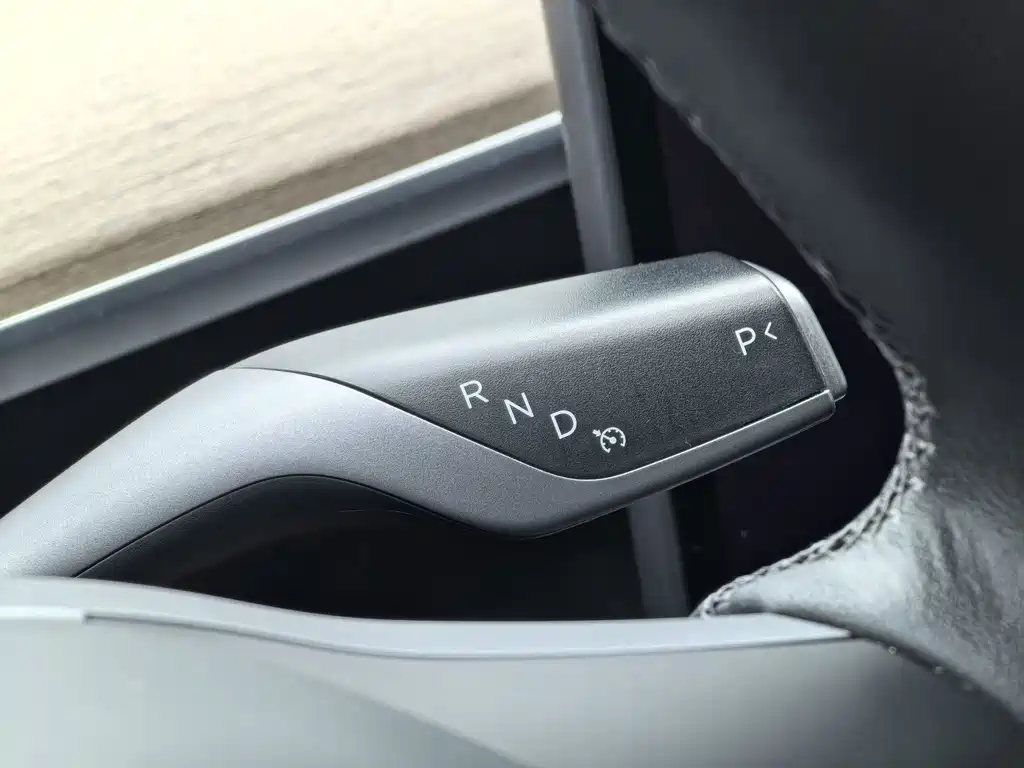 Tesla Model Y 2022 — фото 15