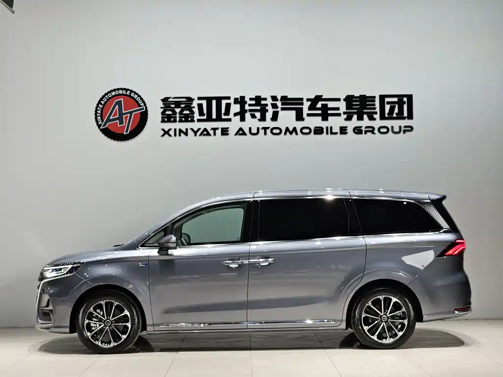Roewe iMAX8 — фото 7