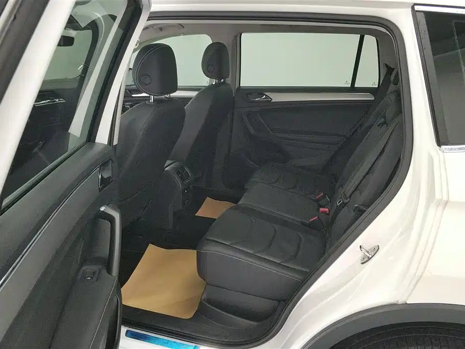 Volkswagen Tiguan L 2017 — фото 11