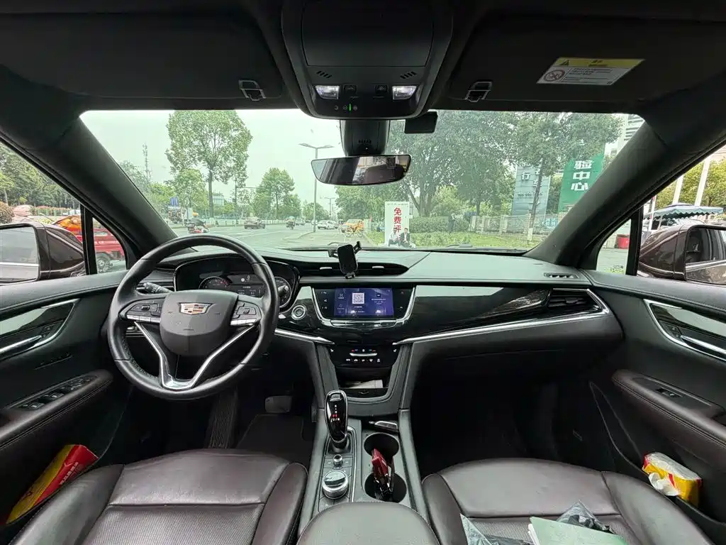 Cadillac XT6 2022 — фото 11