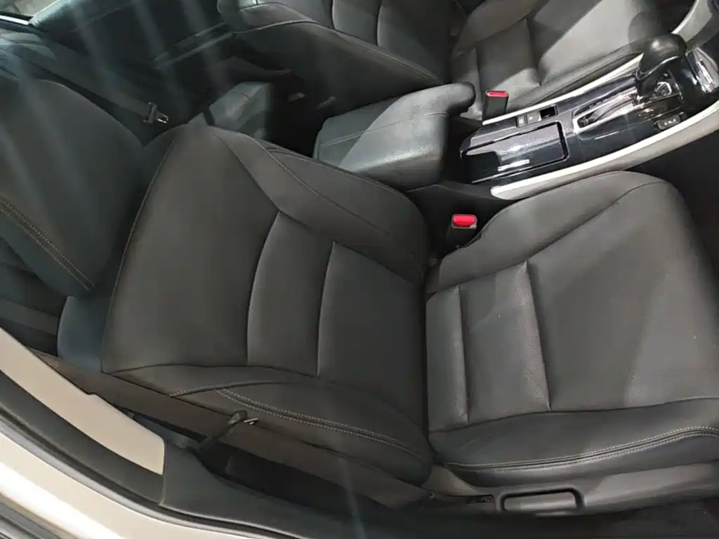 Honda Accord 2017 — фото 25