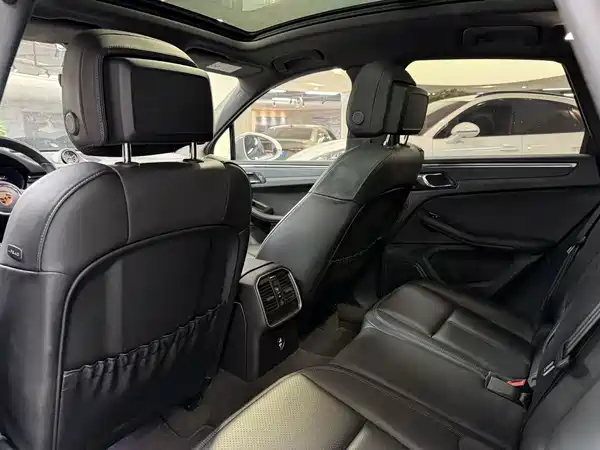Porsche Macan 2023