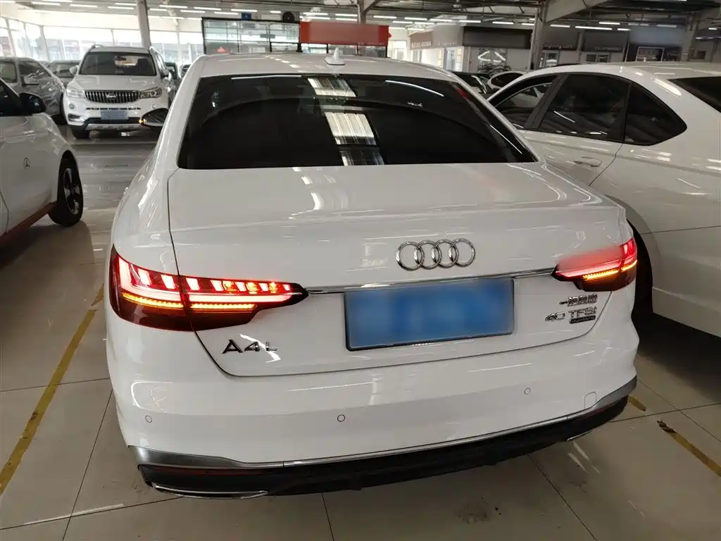 Audi A4L 2021 — фото 6