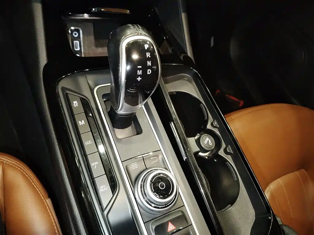 Maserati Levante 2017 — фото 10