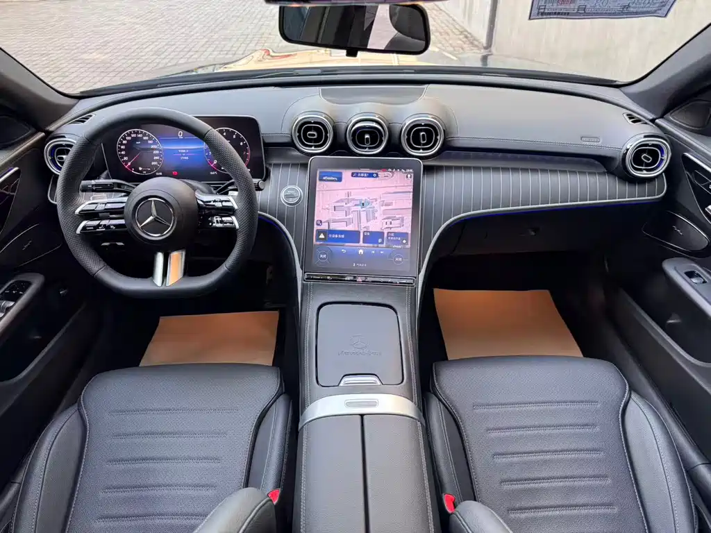 Mercedes-Benz C-Class 2025 — фото 12