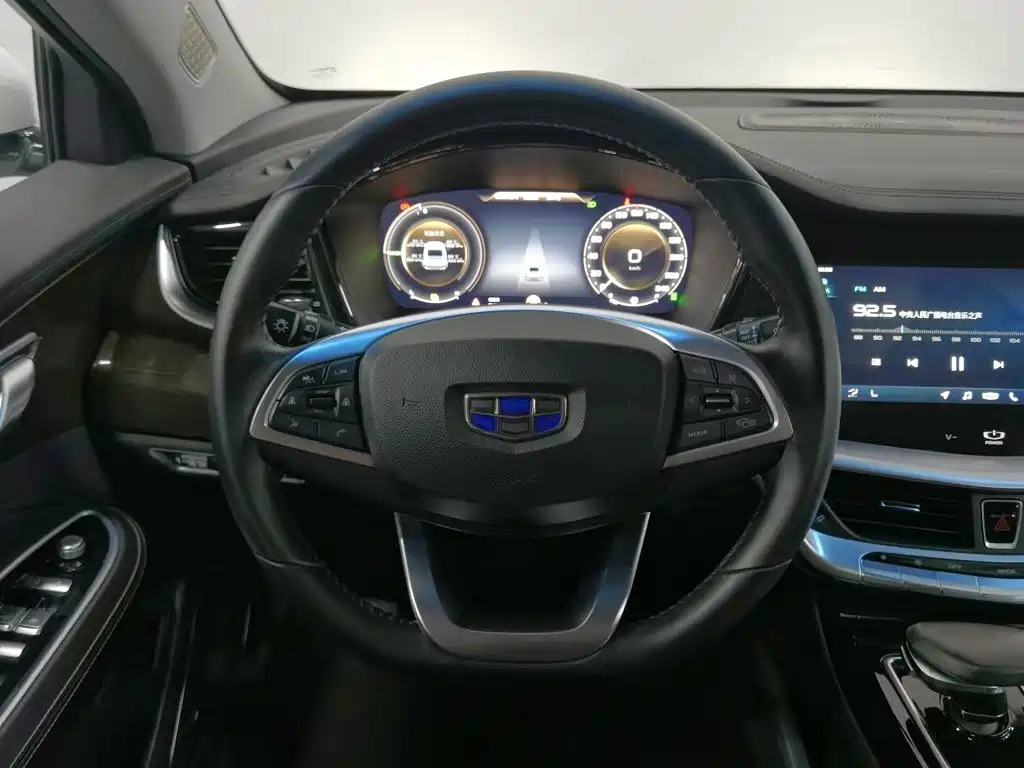 Geely Borui Hybrid 2018 — фото 11
