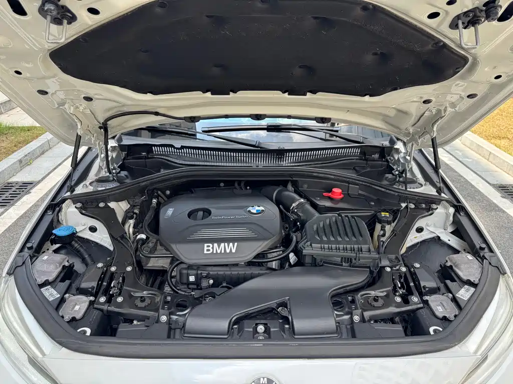 BMW 1 Series 2018 — фото 25