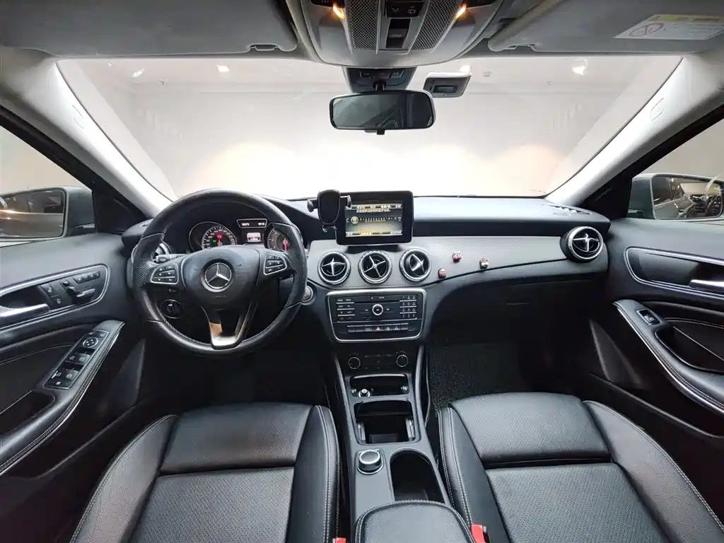 Mercedes-Benz GLA 2017 — фото 12