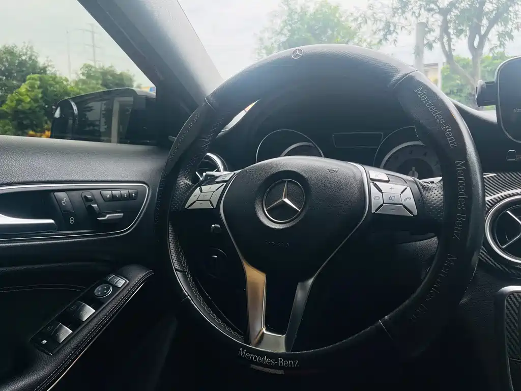 Mercedes-Benz GLA 2016 — фото 11