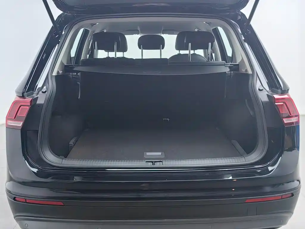 Volkswagen Tiguan L 2021 — фото 10