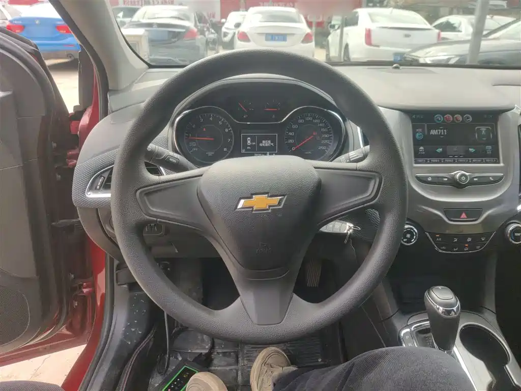 Chevrolet Cruze 2018 — фото 11