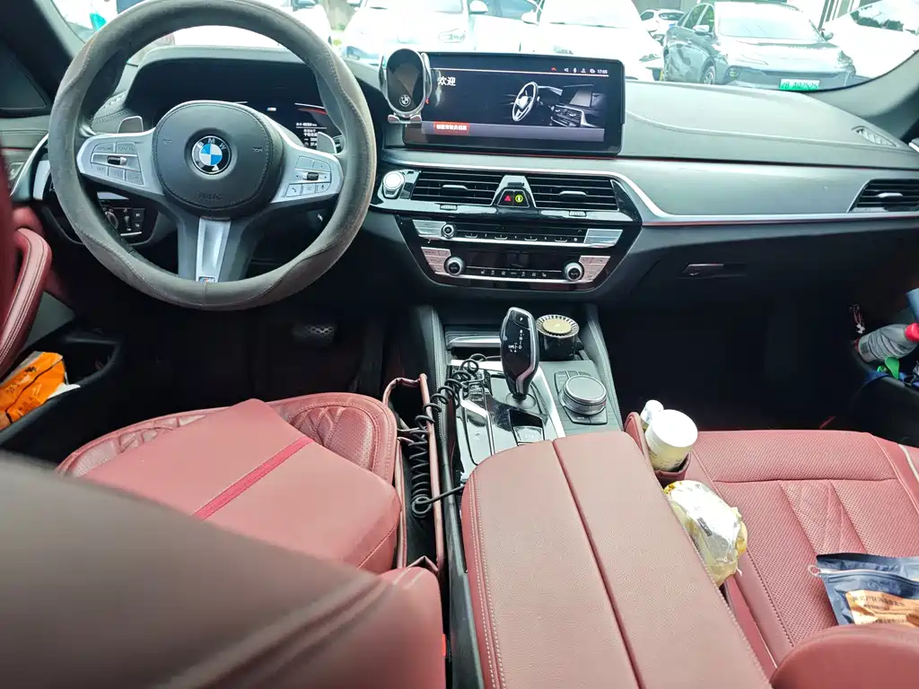 BMW 5 Series 2023 — фото 11