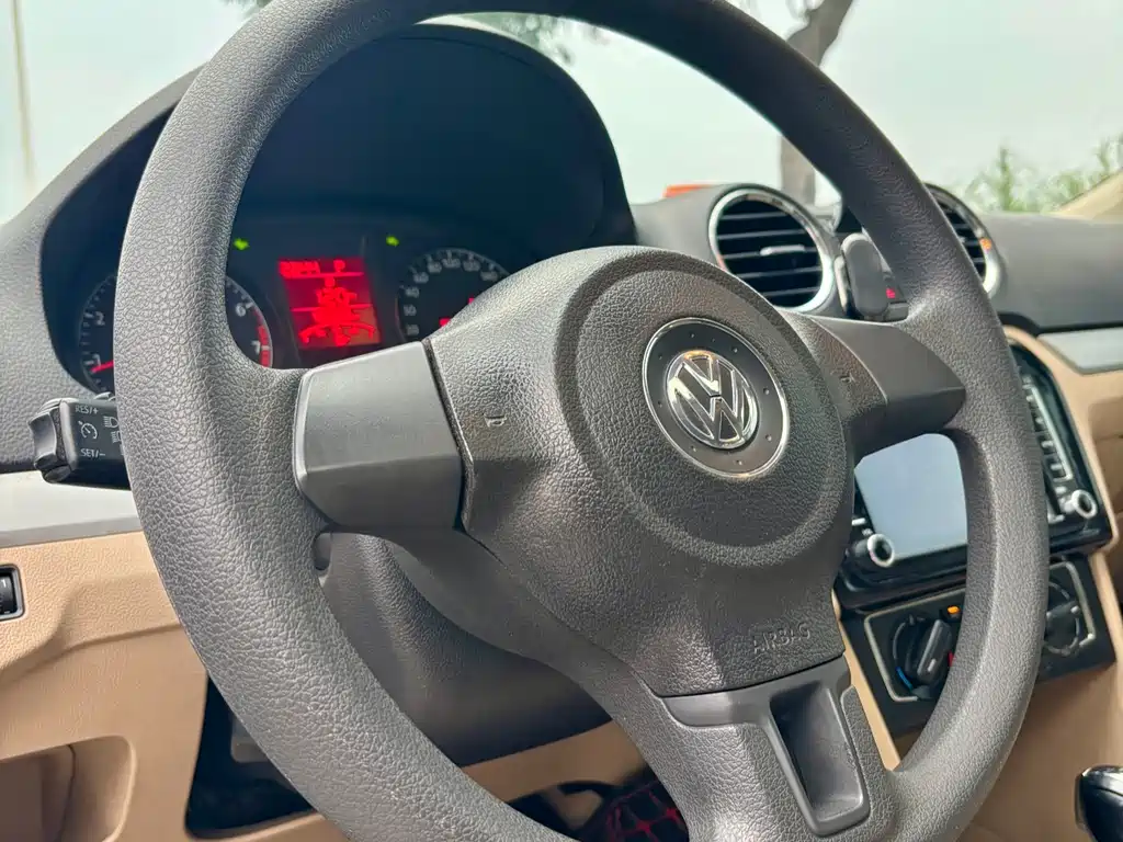 Volkswagen Jetta 2015 — фото 14