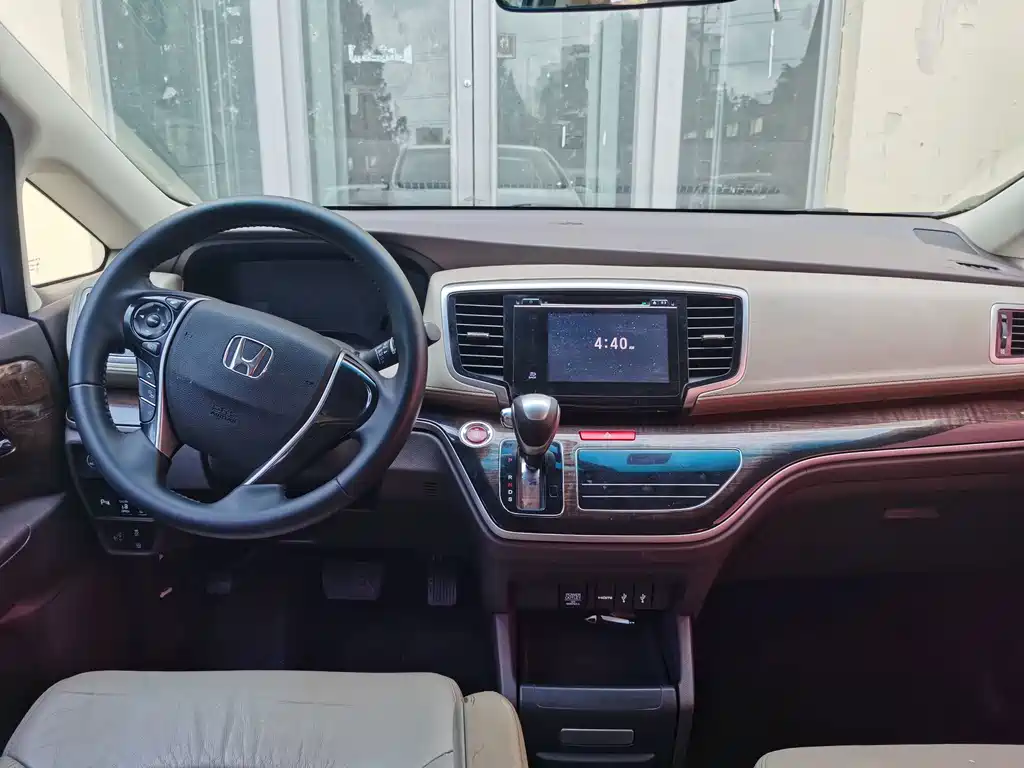 Honda Odyssey 2015 — фото 9