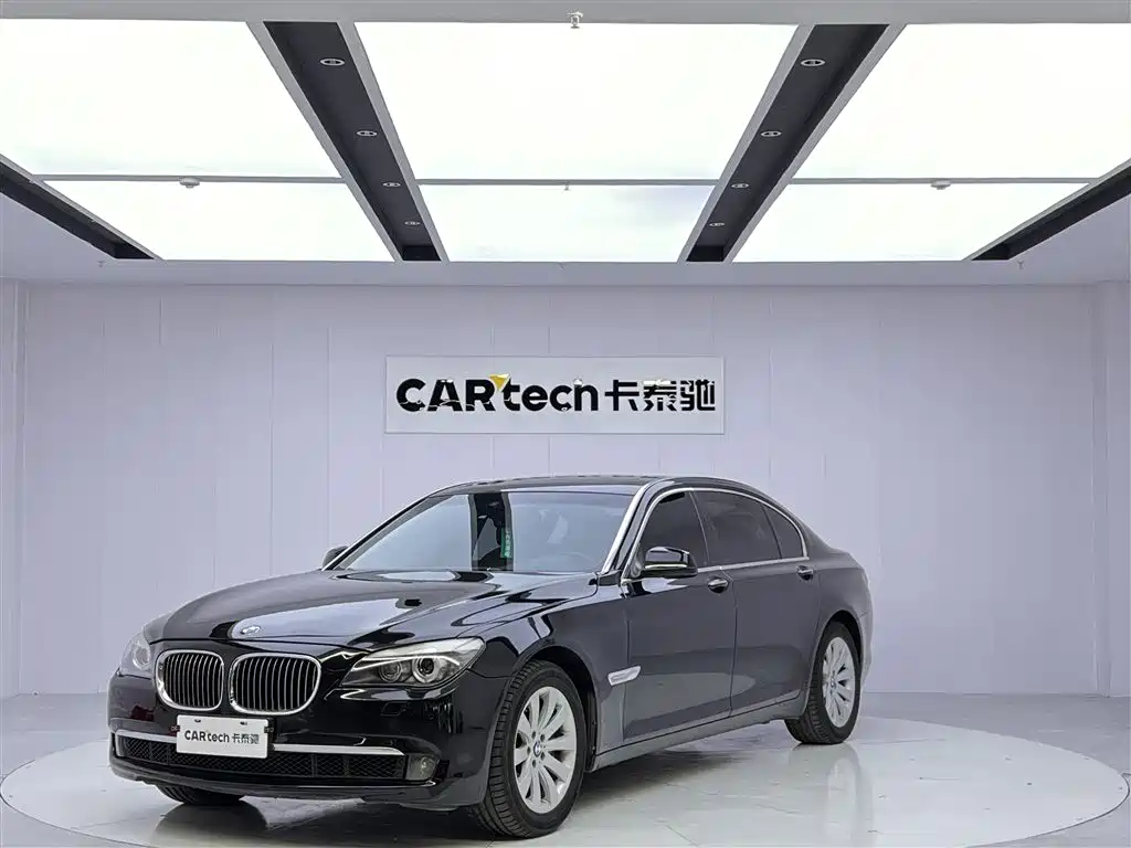 BMW 7 Series 2009 — фото 1