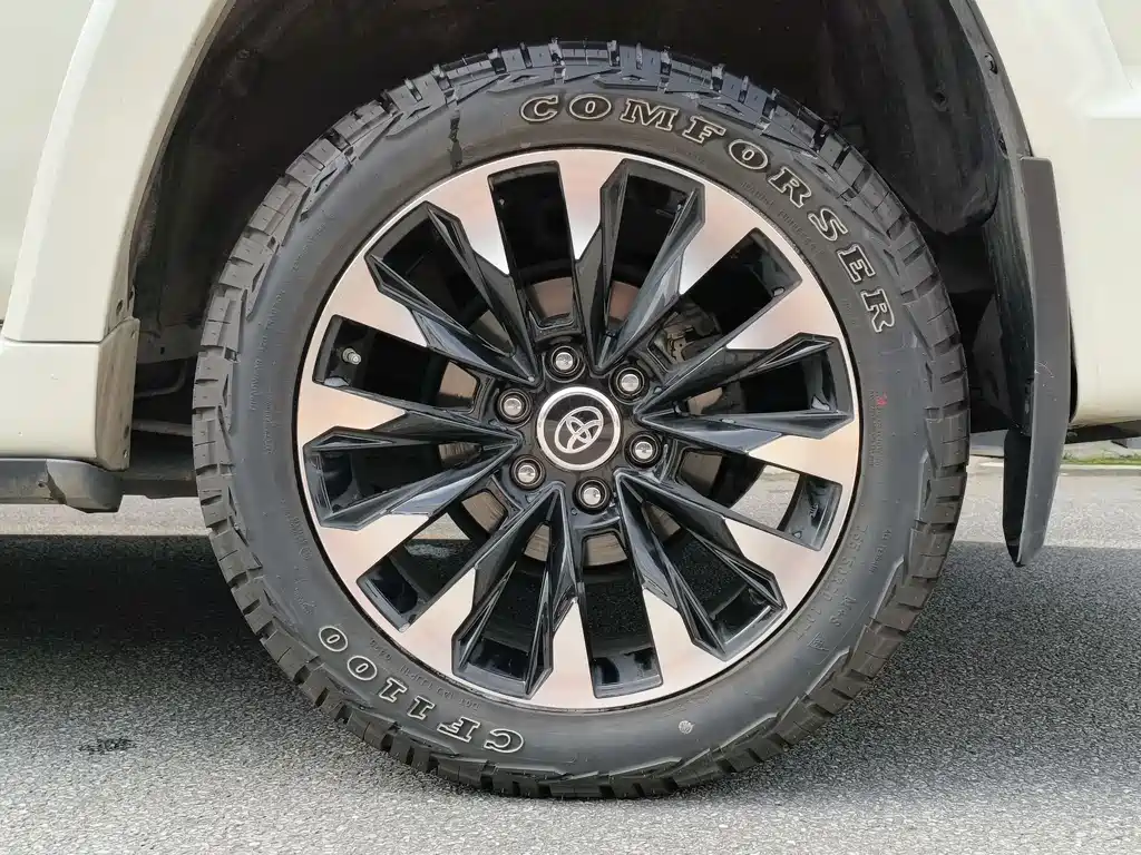 Toyota  2019 — фото 15
