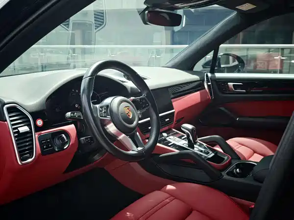 Porsche Cayenne 2021