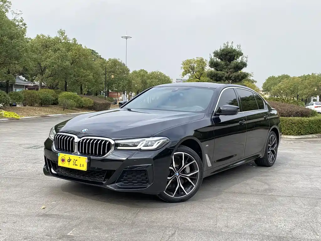 BMW 5 Series 2022 — фото 1
