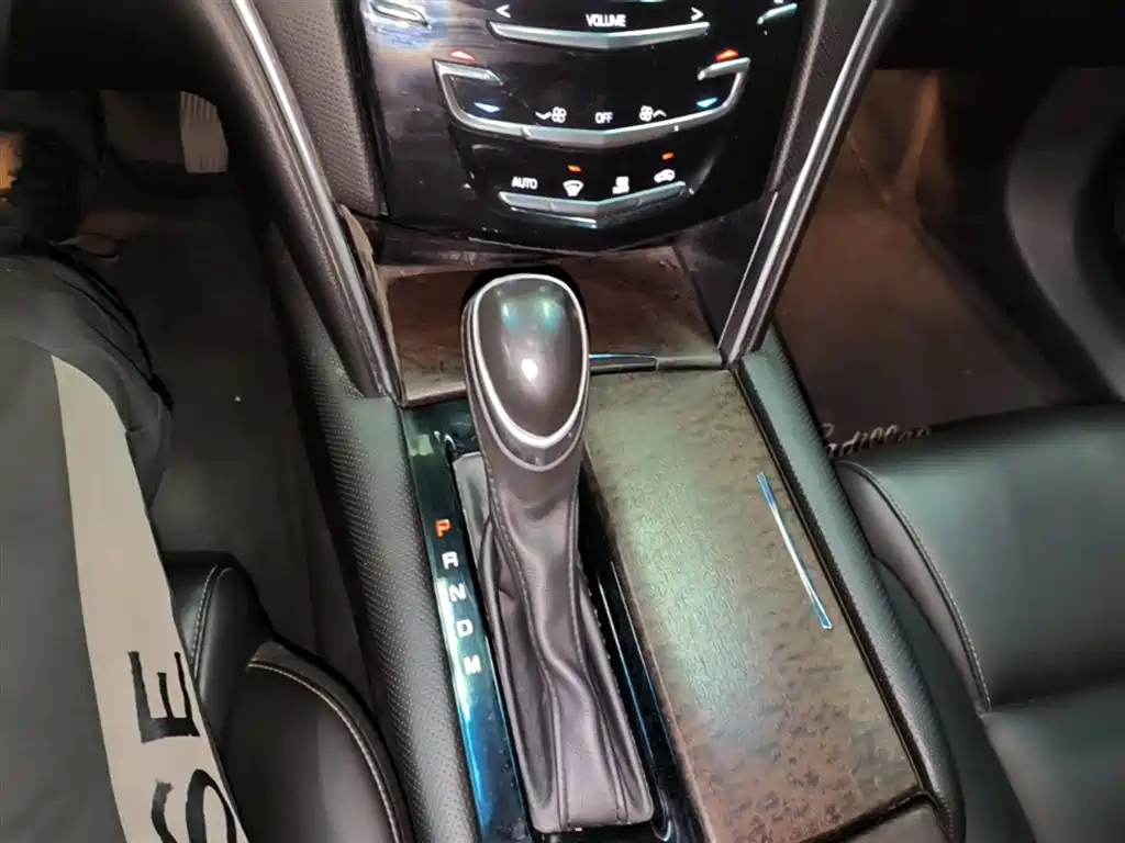 Cadillac XTS 2018 — фото 14