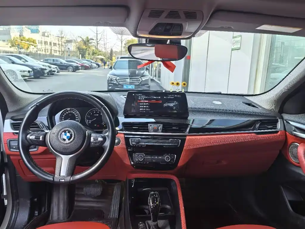 BMW X2 2023 — фото 8