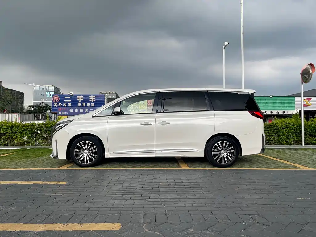 GAC Motor Trumpchi M8 2022 — фото 7