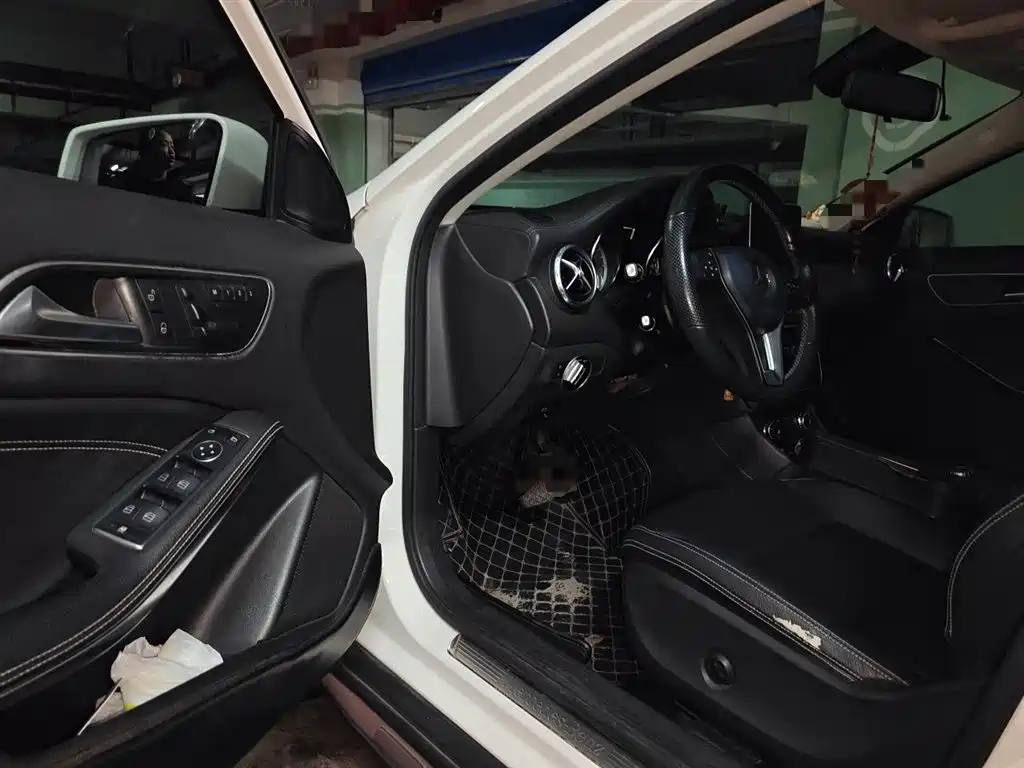 Mercedes-Benz GLA 2015 — фото 12
