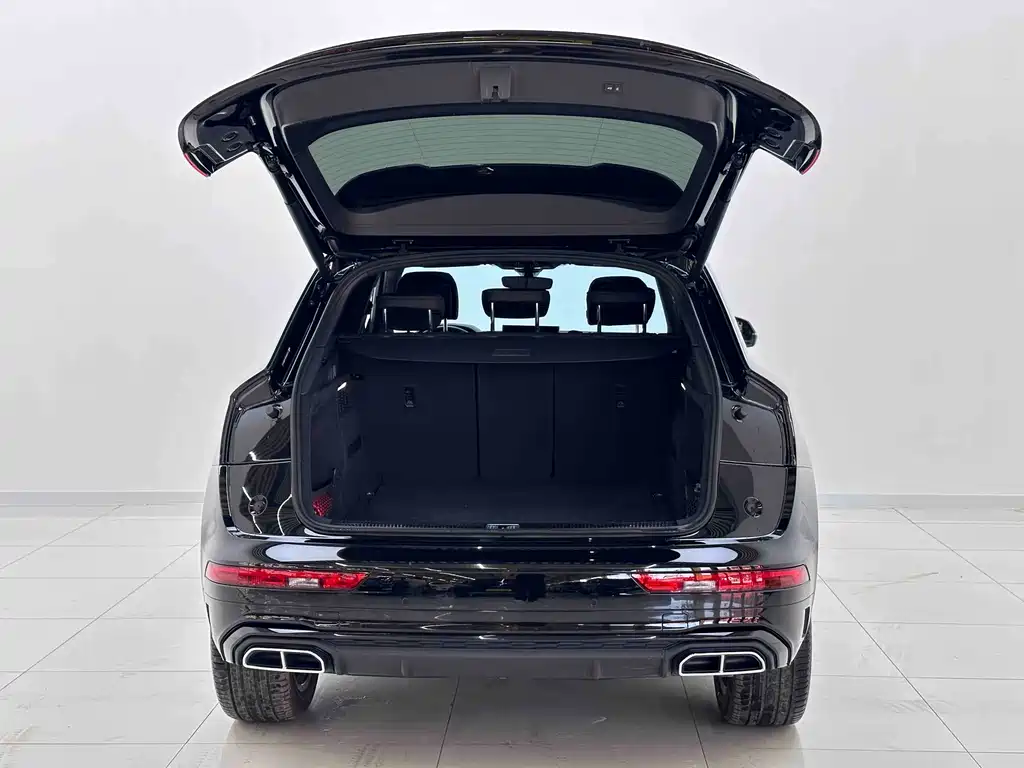 Audi Q5L 2023 — фото 10