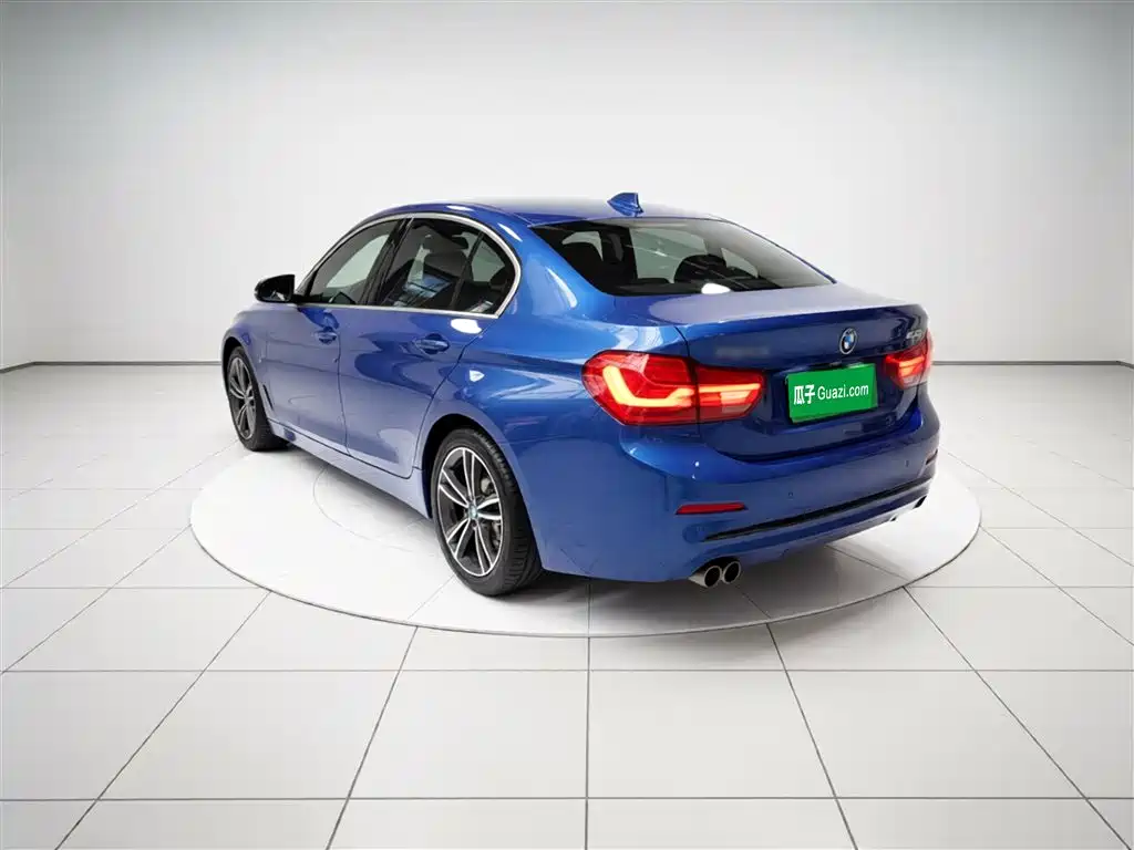 BMW 1 Series 2017 — фото 23