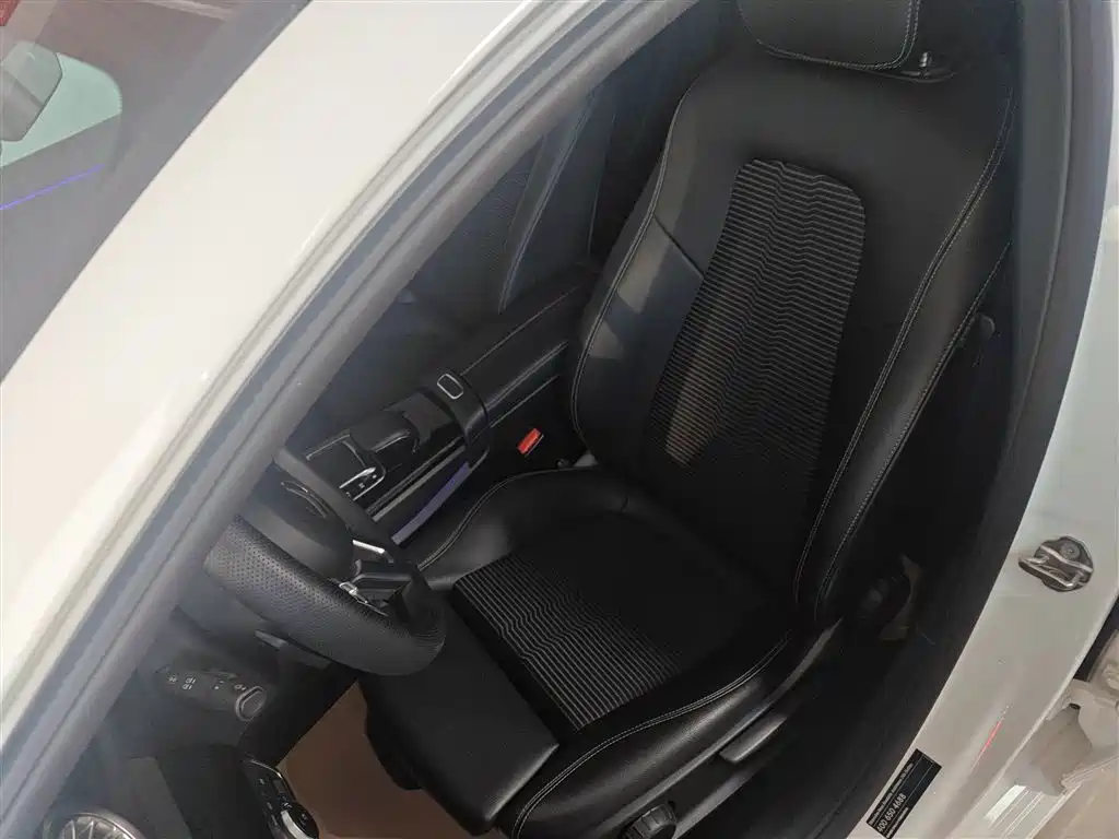 Mercedes-Benz A-Class 2019 — фото 11