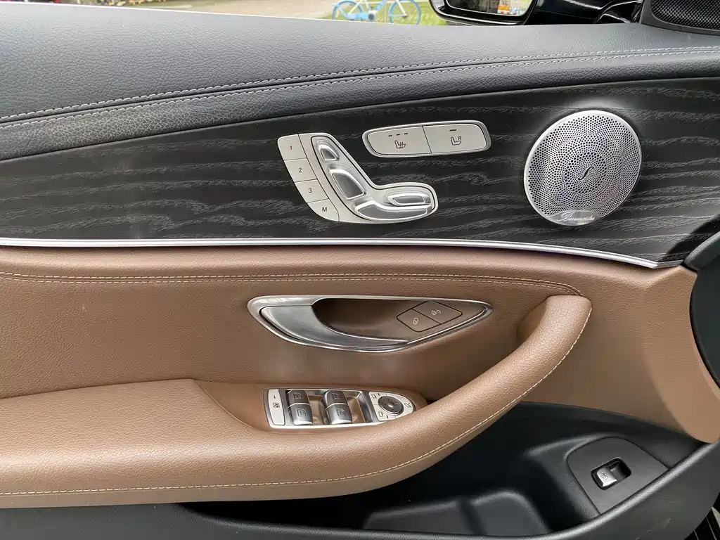 Mercedes-Benz E-Class 2020 — фото 22