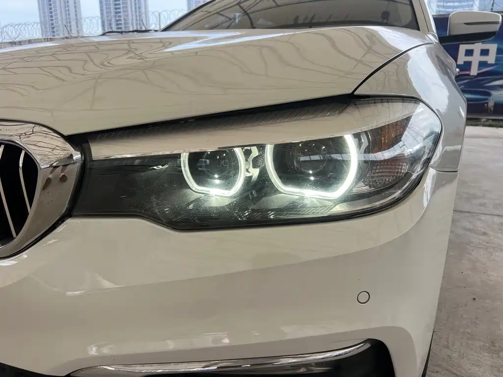 BMW 5 Series 2018 — фото 2