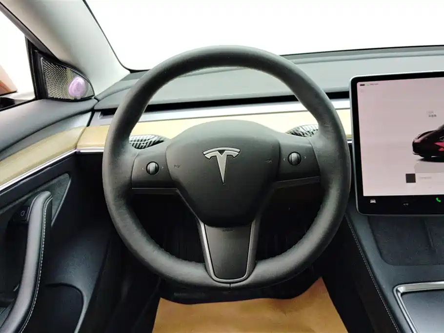 Tesla Model 3 2023 — фото 15