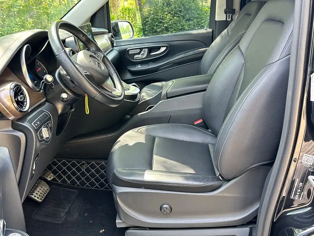 Mercedes-Benz V-Class 2022 — фото 4