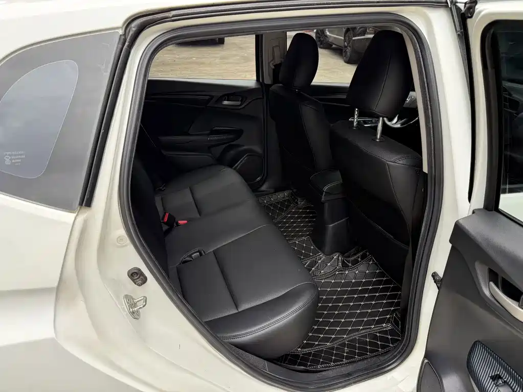 Honda Fit 2017 — фото 10