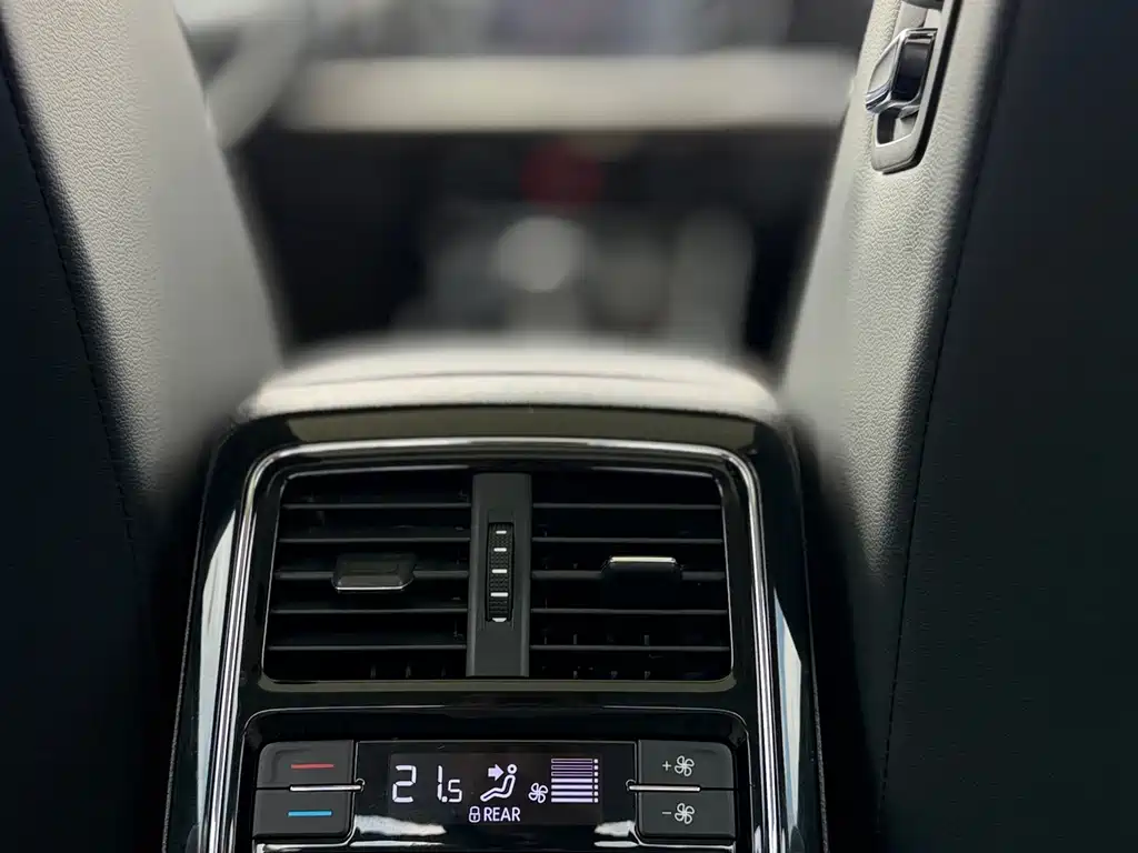Volkswagen Passat 2020 — фото 11