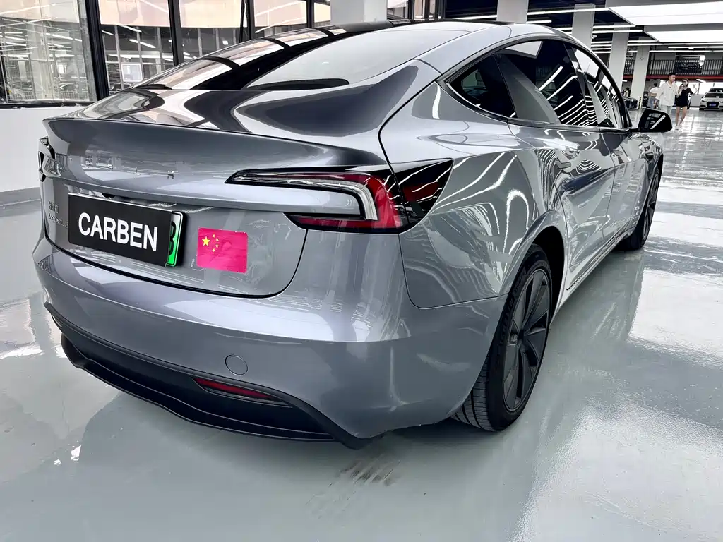 Tesla Model 3 2025 — фото 16