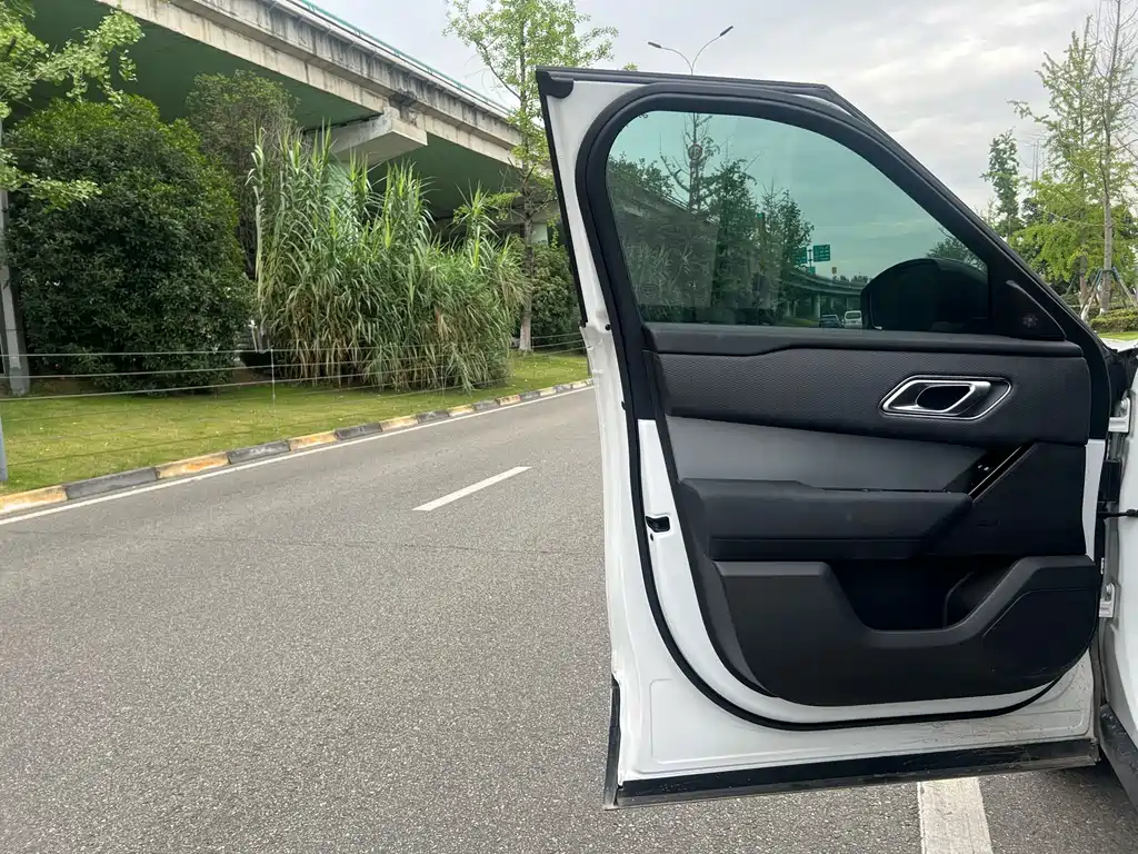 Land Rover Velar 2024