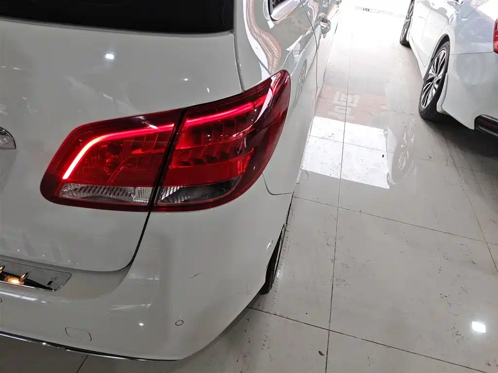Mercedes-Benz B-Class 2018 — фото 23