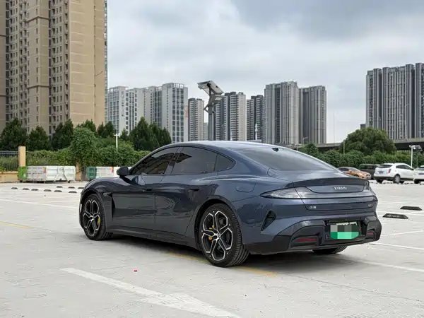 Xiaomi SU7 2025