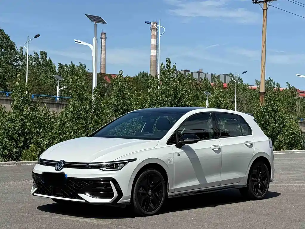 Volkswagen Golf 2025