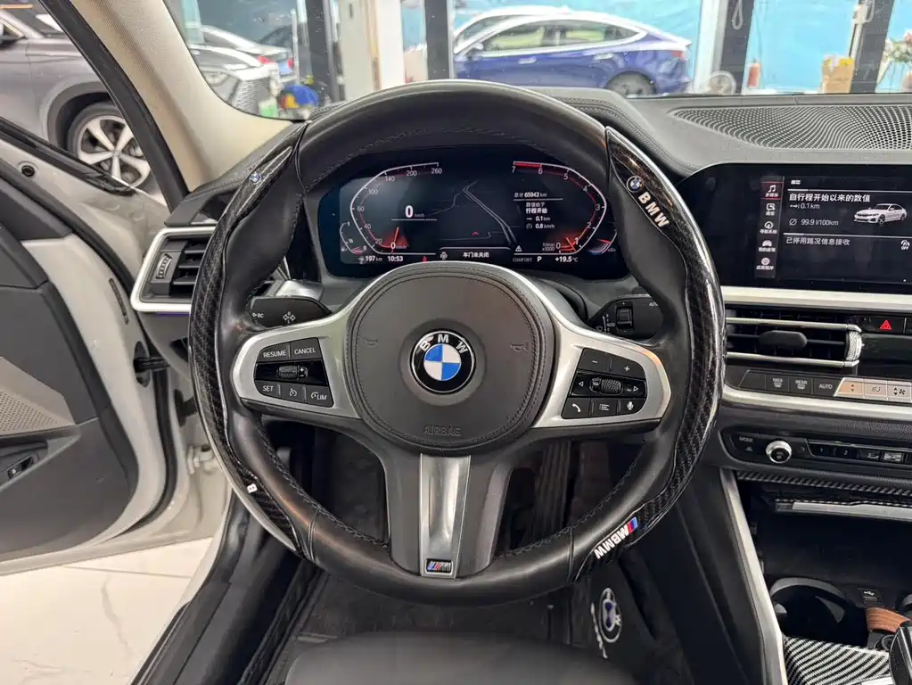 BMW 3 Series 2019 — фото 9