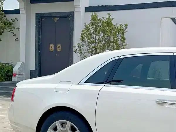 Rolls-Royce Ghost 2010