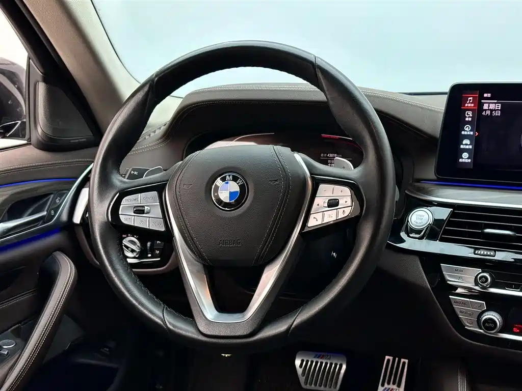 BMW 5 Series 2020 — фото 12