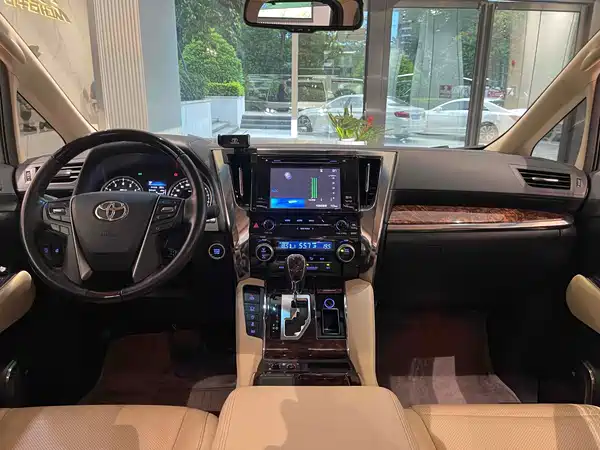 Toyota Alphard 2018