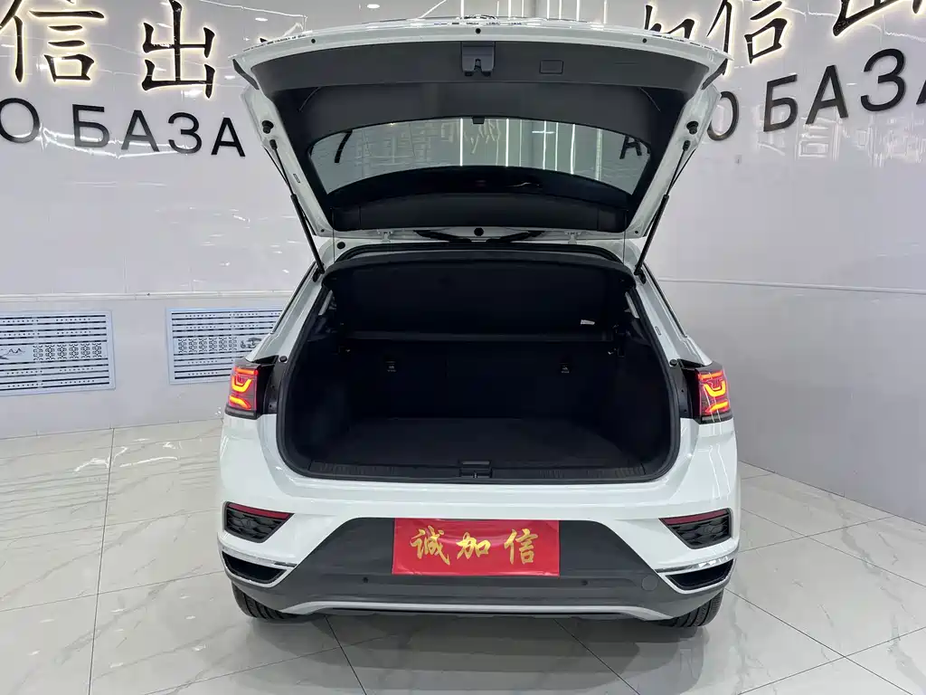 Volkswagen T-Roc 2023 — фото 15