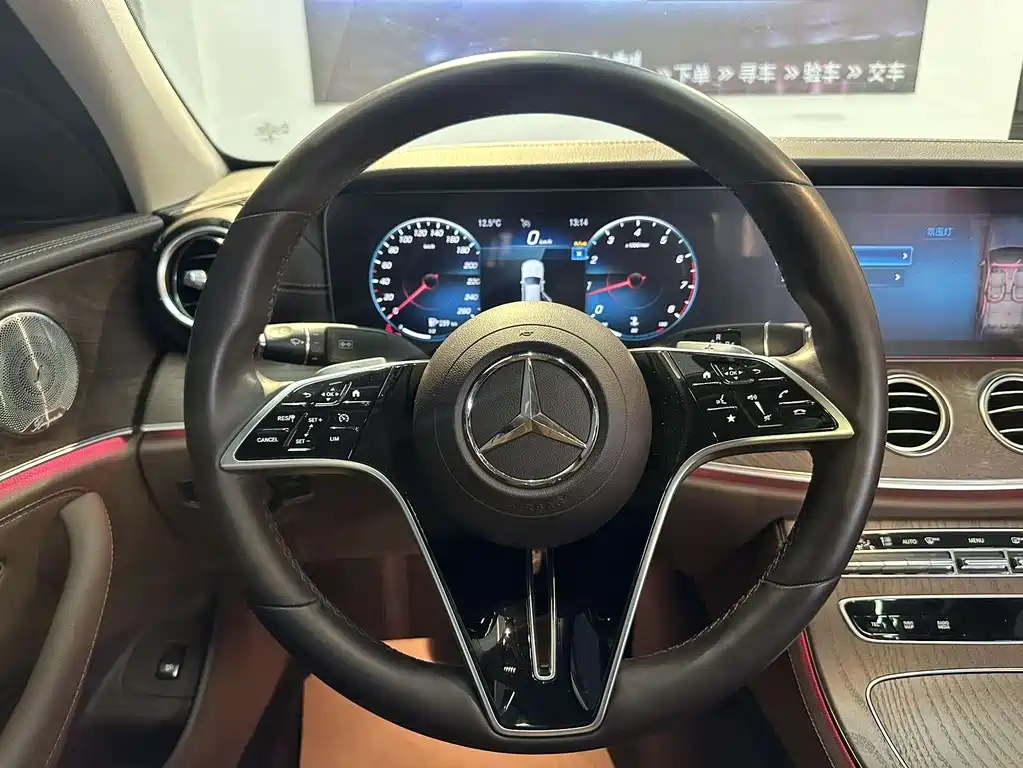 Mercedes-Benz E-Class 2022 — фото 10