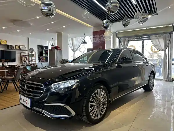 Mercedes-Benz E-Class 2022